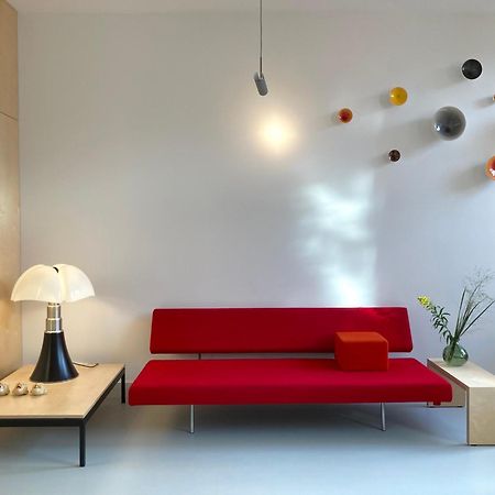 Le Garage Downtown Serviced Apartment Хага Екстериор снимка