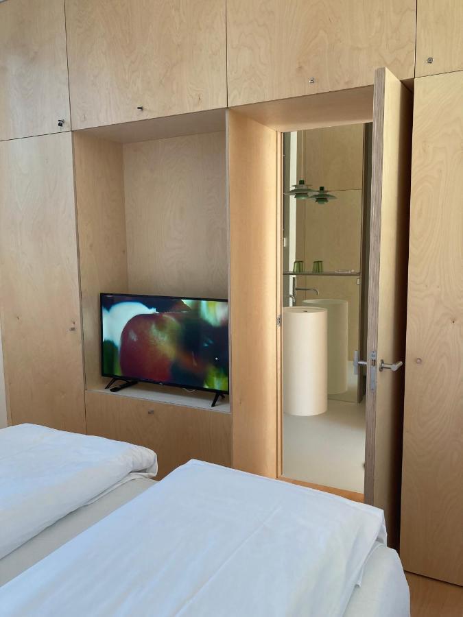Le Garage Downtown Serviced Apartment Хага Екстериор снимка