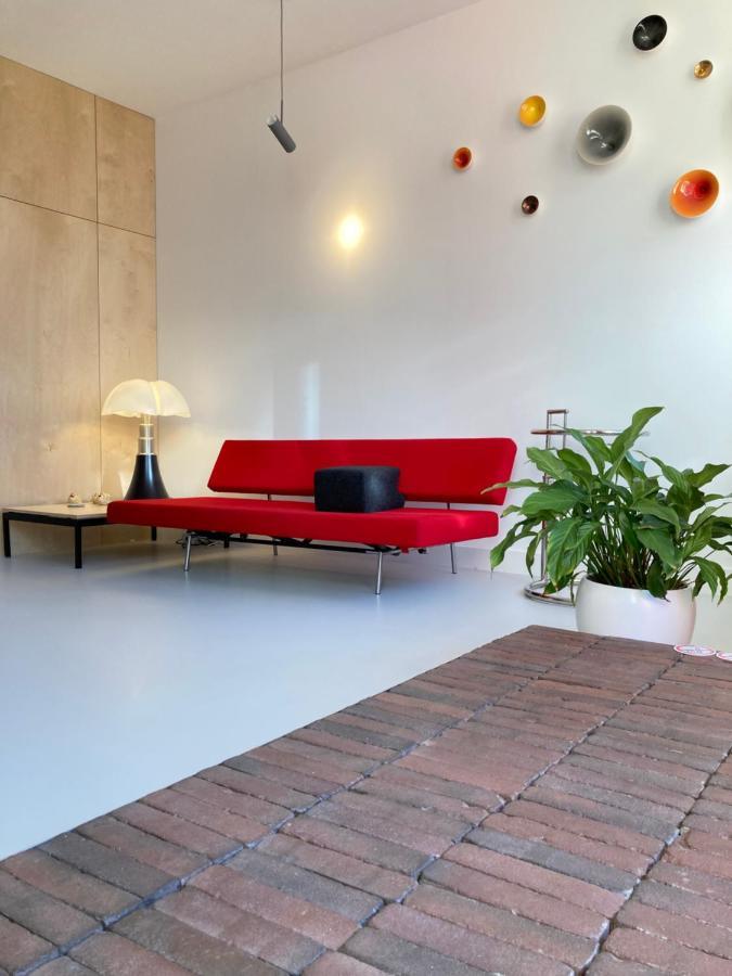 Le Garage Downtown Serviced Apartment Хага Екстериор снимка