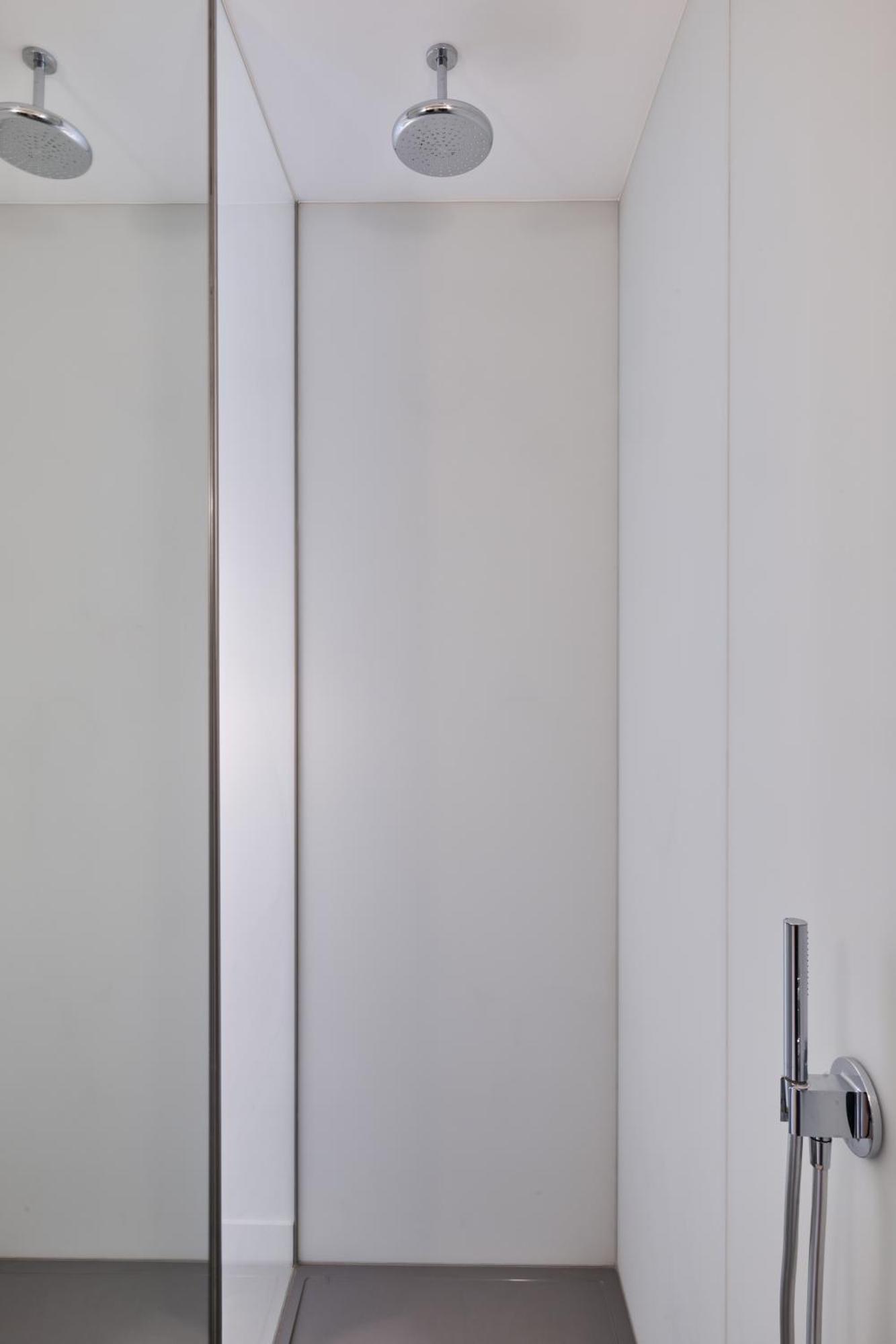 Le Garage Downtown Serviced Apartment Хага Екстериор снимка