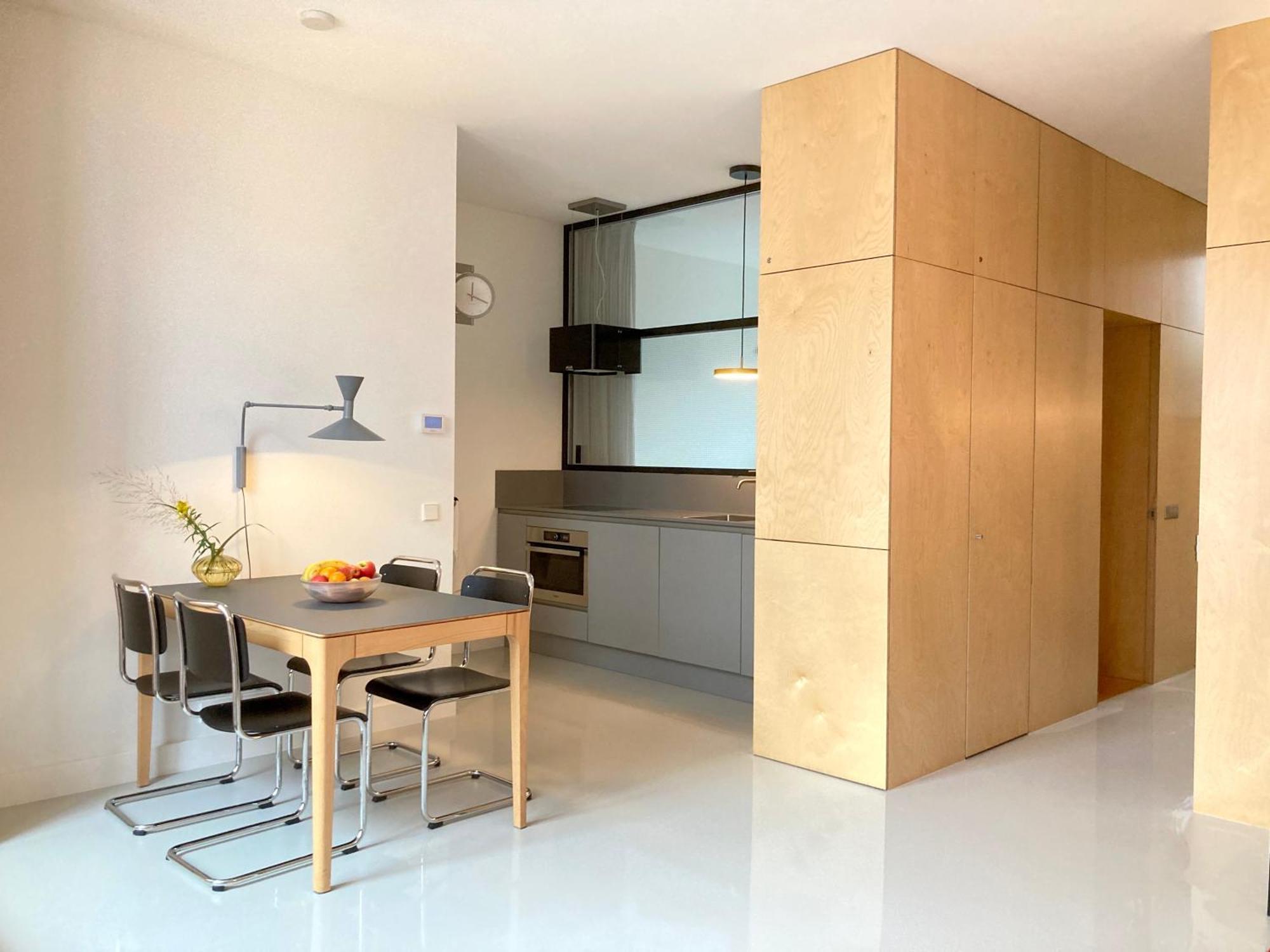 Le Garage Downtown Serviced Apartment Хага Екстериор снимка